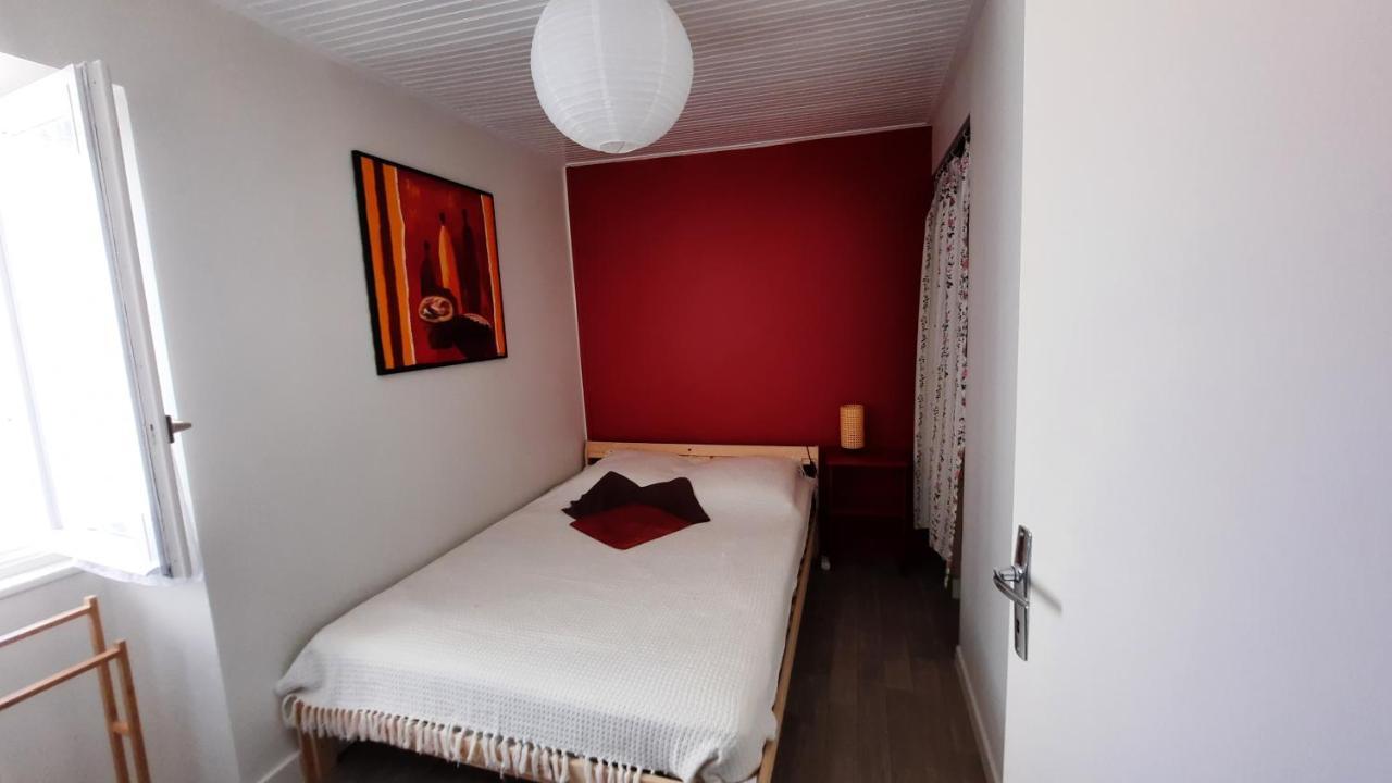 Maison De Pecheur Renovee Avec Cour Proche Du Port 莱萨布勒-多洛讷 外观 照片