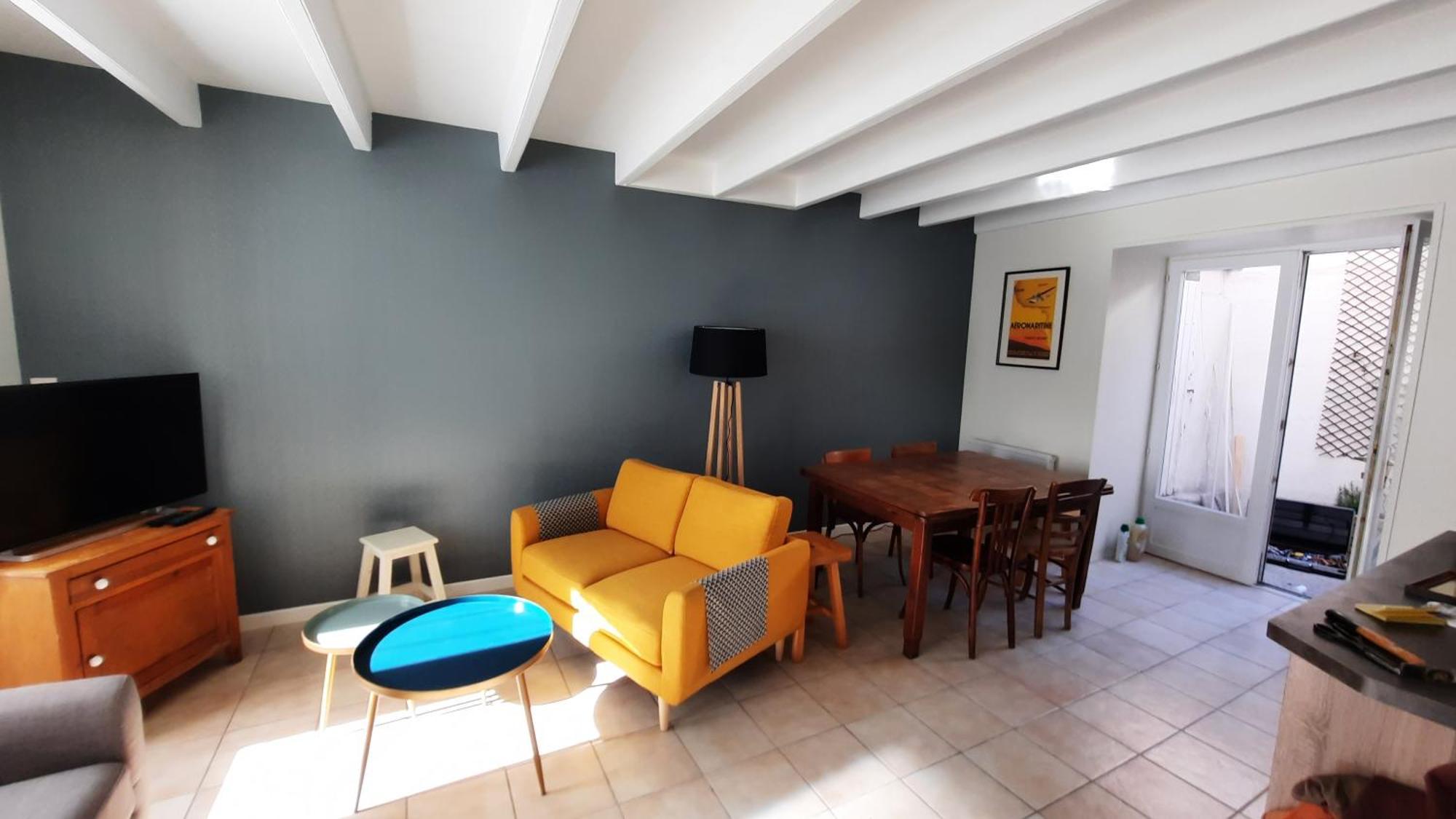 Maison De Pecheur Renovee Avec Cour Proche Du Port 莱萨布勒-多洛讷 外观 照片